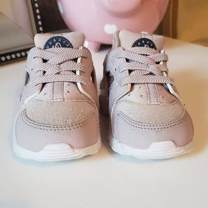 Nike Huarache Run Size 5c